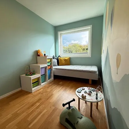 House With 4 Bedrooms And Double Carport * 산데스