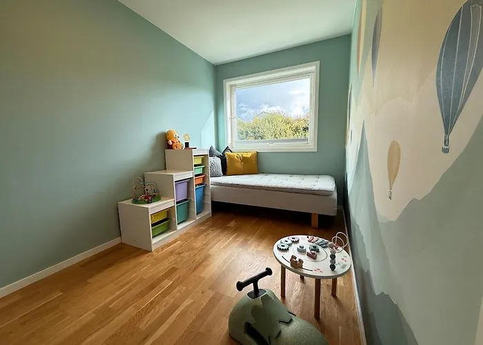 House With 4 Bedrooms And Double Carport * 산데스